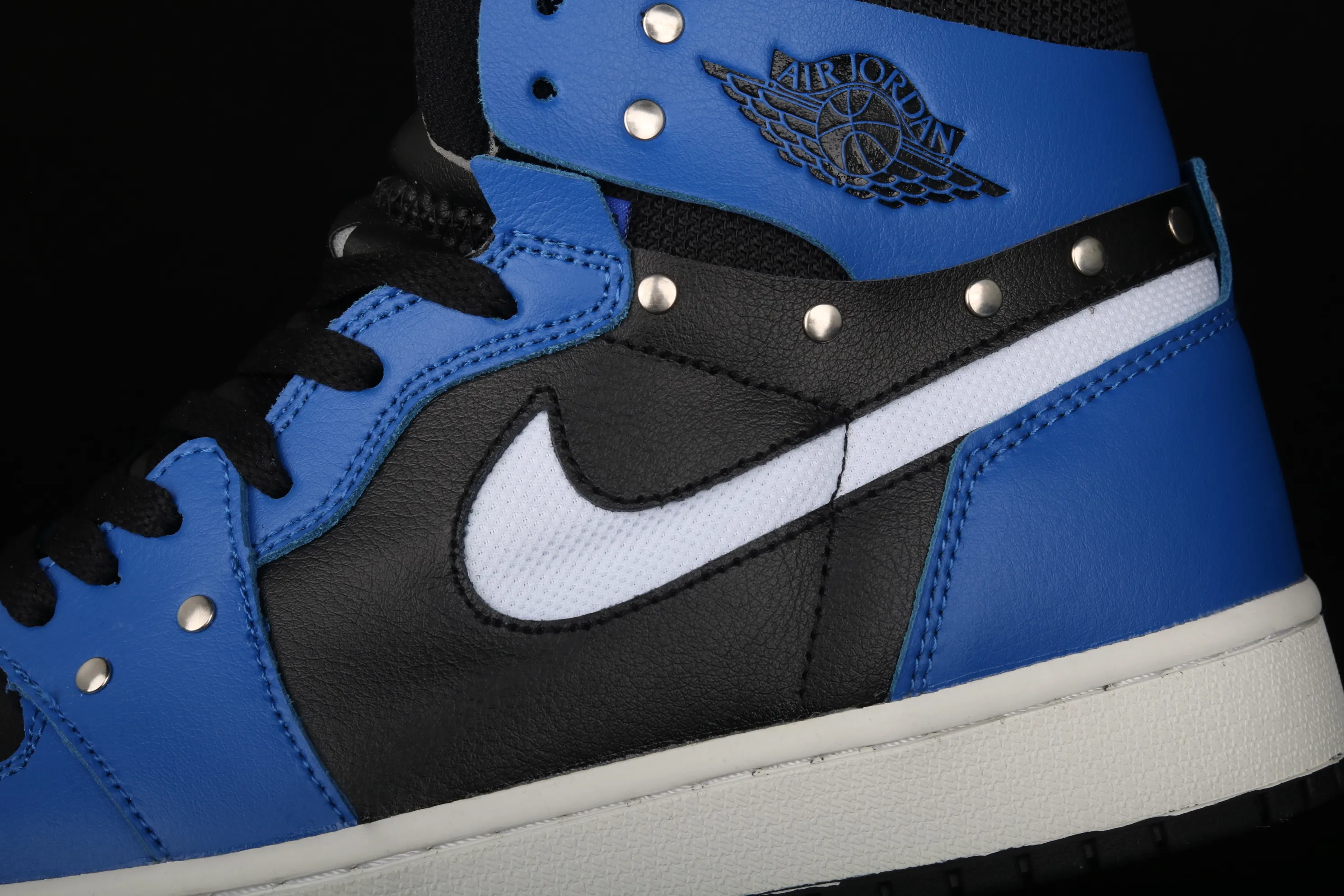 All categories Air Jordan Jordan series basketball shoes Air Jordan 1 High Z version Air Jordan 1 Zoom Comfort SE "Hyper Royal" AJ1 Joe 1 metal rivets black and blue CZ1360-401